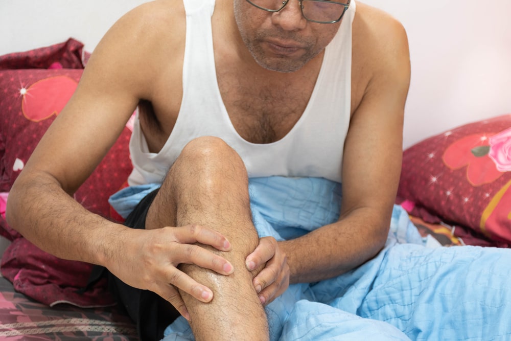 sudden leg weakness