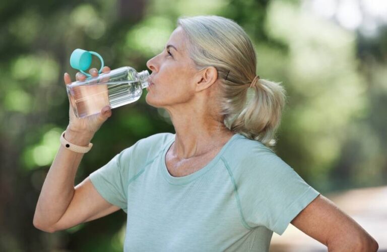 relieve swollen feet hydration