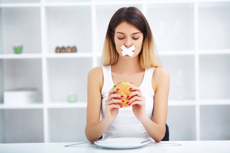 signs of an eating disorder